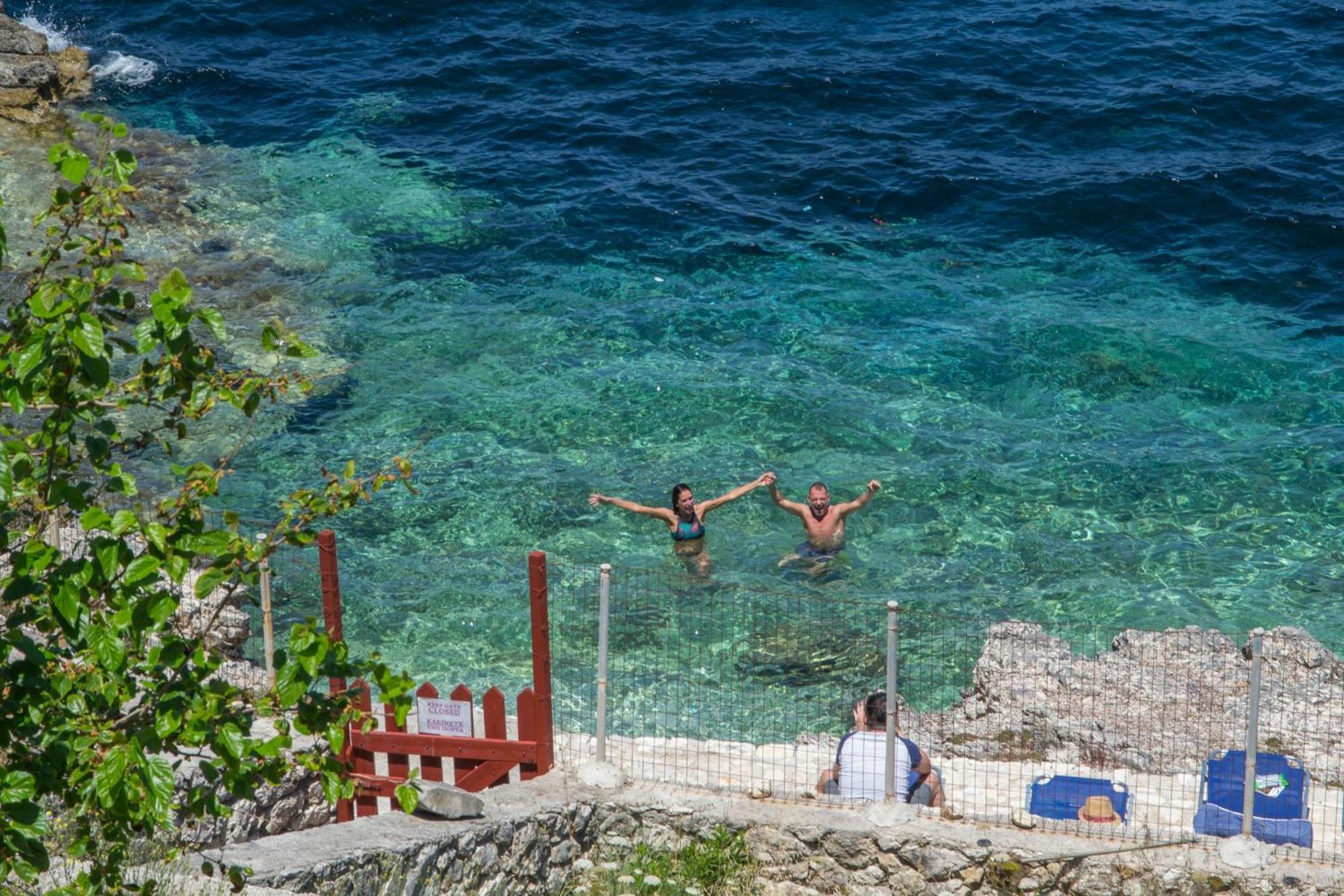 Paxos Sunrise Villas ไกออส ภายนอก รูปภาพ