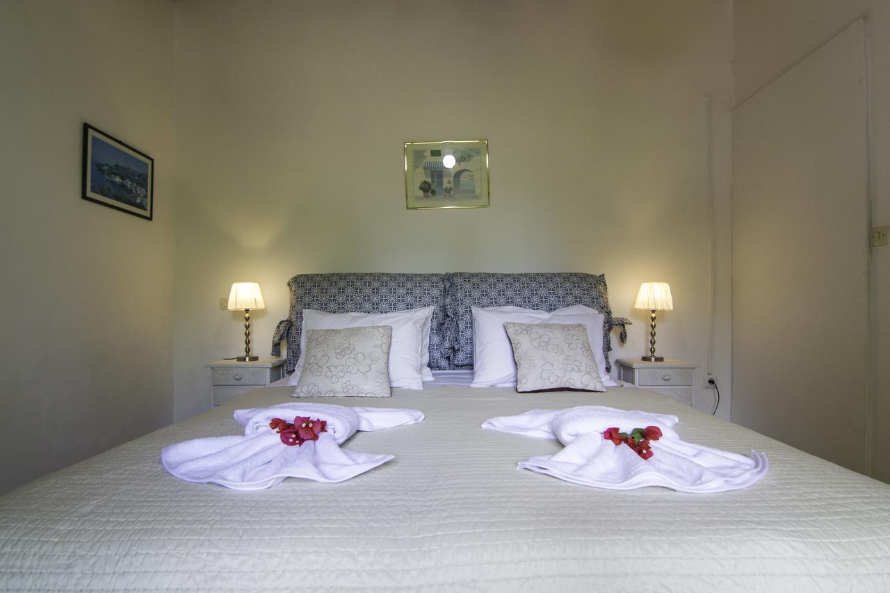 Paxos Sunrise Villas ไกออส ภายนอก รูปภาพ